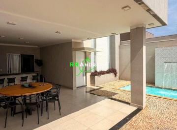 Casa · 165m² · 3 Quartos · 4 Vagas · Casa Jardim Botânico