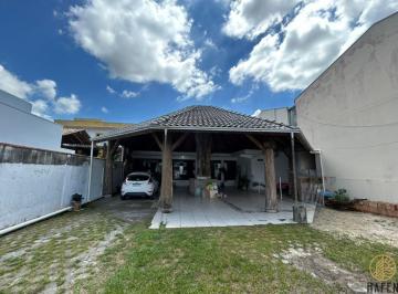 Casa · 274m² · 3 Quartos · 280m² construídos em terreno de 364,2m² no Centro de Navegantes
