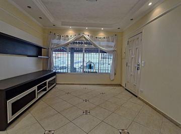 l1fcbtg2ytczm2vjote5yzcy_md · Casa à venda com 200m², 3 quartos e 3 vagas