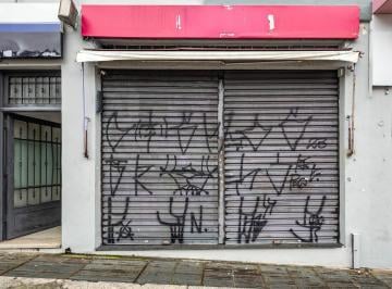 Comercial · 48m² · Loja na Rua Francisco Fett, N. 564 • 48 m²