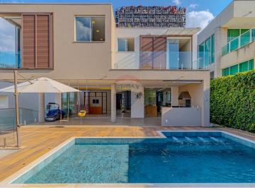 Casa · 402m² · 4 Quartos · 6 Vagas · Casa em condomínio fechado em Atibaia com 4 Suítes, piscina e espaço Gourmet