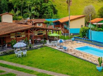 Casa · 770m² · 7 Quartos · 10 Vagas · Casa térrea à venda em Nazaré Paulista: 7 suítes e terreno 2.095m²