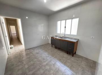 Foto 02 · Casa à Venda em Atibaia-SP, Jardim Roseli: 2 Quartos, 1 Sala, 1 Banheiro, 2 Vagas, 100m² de Área