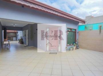 Casa · 150m² · 2 Quartos · 3 Vagas · Casa com 4 vagas de garagem