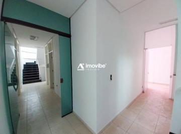Casa · 371m² · 2 Vagas · Casa Comercial com 10 Salas Climatizadas e Infraestrutura para Sala de Raio-X – Americana/SP