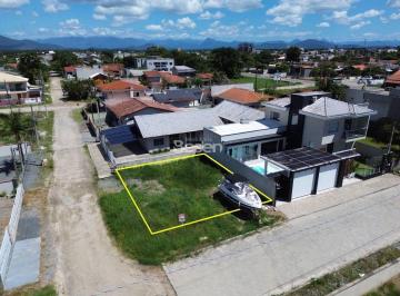 Terreno · 184m² · TERRENO DE ESQUINA BEM LOCALIZADO COM 184,50 M²