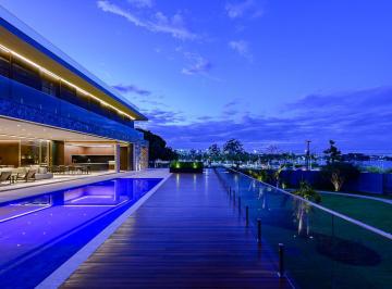 Casa de 6 quartos, Brasília · Casa nova na SHIS QL 10, Lago Sul | Arquitetura contemporânea, vista incrível, 6 Suítes