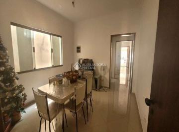 Casa · 400m² · 3 Quartos · 5 Vagas · Sobrado Amplo com 3 Dormitórios, 1 Suíte, 5 vagas e uma Excelente Localização na Vila Helena