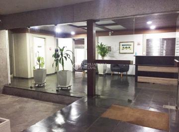 Comercial · 66m² · Ampla sala comercial, 66 m2 privativos, com banheiro, elevador e portaria a venda no bairro Petrópol