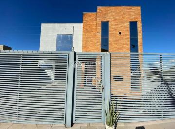Casa · 280m² · 3 Quartos · 2 Vagas · Casa 3 três dormitórios 2 duas vagas de garagem - Verdes Campos em Porto Alegre
