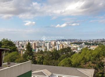 Apartamento · 310m² · 3 Quartos · 2 Vagas · Cobertura triplex de 310m² no Condomínio Vista Alegre com 3 dormitórios e vista para o Guaíba