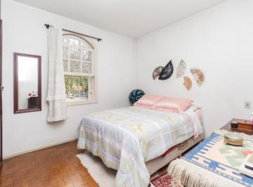 19152920-67c4-4d39-9f85-b872ebc03dbc · Imperdível sobrado para venda em Vila Firmiano Pinto com 3 quartos, sendo 1 suíte, 132m²