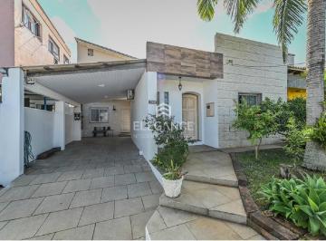 Foto 01 · Casa à Venda em Porto Alegre-RS, 4 Quartos, 4 Suítes, 4 Banheiros, 2 Vagas, 250m² na Vila Ipiranga.