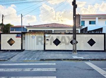 Casa · 210m² · 4 Quartos · 2 Vagas · Casa com 4 quartos no bairro do Cruzeiro. Excelente oportunidade!!
