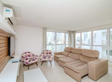 Apartamento · 206m² · 3 Quartos · 2 Vagas · Apartamento à venda com 3 suítes no centro de Balneário Camboriú