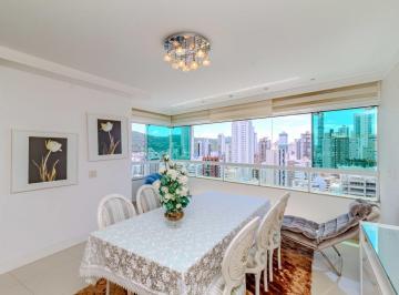 Apartamento · 130m² · 3 Quartos · 3 Vagas · Apartamento á venda no Centro em Balneário Camboriú.