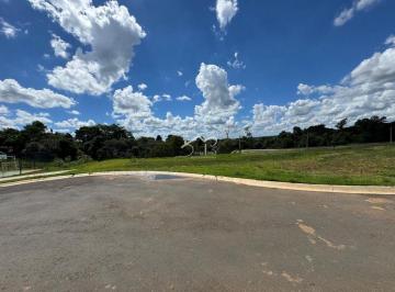 hiliggm2owiwntyznzzjmmrk_md · Terreno de 303m2 envolto a mata em condomínio proximo ao Parque Ecológico