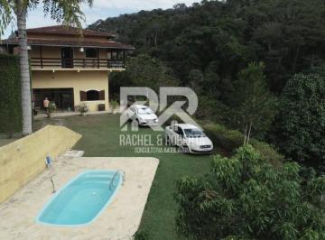 Casa · 150m² · 3 Quartos · 10 Vagas · Sítio em Além Paraíba com 70.000m², Natureza, Rio e Estrutura Completa