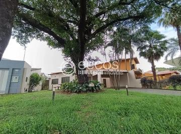 Casa · 209m² · 4 Quartos · 4 Vagas · Casa para Aluguel em Jardim Karaíba Sul, Uberlândia – 4 quartos, 2 suítes, 4 vagas