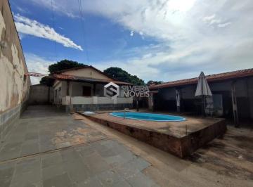 Casa · 300m² · 3 Quartos · 6 Vagas · Casa à venda em Sobradinho