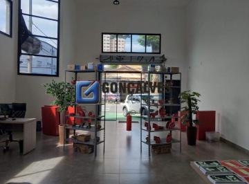 Comercial · 216m² · 6 Vagas · Prédio Comercial Ocupado em Nova Petrópolis, SBC – 216 m² Internos, 198 m² de Terreno