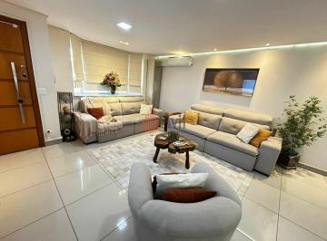 Casa · 300m² · 3 Quartos · 3 Vagas · Sobrado Residencial 300m² com 3 quartos, 3 suítes para Venda ou Locação no Tatuapé