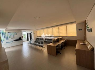 Comercial · 220m² · 8 Vagas · Prédio disponível para aluguel no bairro Osvaldo Rezende em Uberlândia-MG