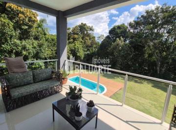 Casa · 300m² · 4 Vagas · Casa moderna com 3 suítes, 4 banheiros e piscina ? impecável em cada detalhe