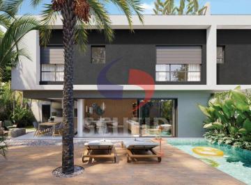 Casa · 248m² · 3 Quartos · 3 Vagas · Casa em Condomínio de alto padrão com 3 suítes e piscina - Real Parque
