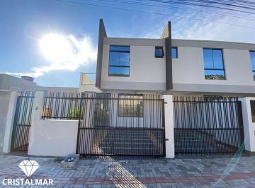 Casa · 80m² · 2 Quartos · 2 Vagas · Sobrado à venda em Bombinhas, pronto para morar!