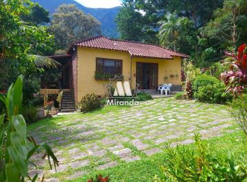 Casa · 220m² · 3 Quartos · Casa de 3 qts, em Condomínio na Caneca Fina com acesso à Cachoeira, com piscina e espaço gourmet