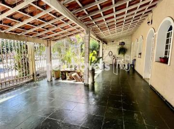 bce0b6e4-af99-4648-87be-674371ab5896.webp · Venda de casa linear no Itapoã em ótima localização