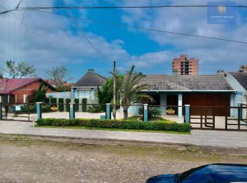 Casa · 250m² · 3 Quartos · 2 Vagas · Casa próxima ao mar em Mariápolis