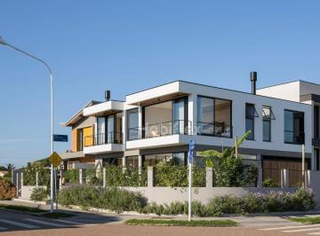 2edffcf296307f9576d952cc0deb417755e54a7b · Casa com 4 dormitórios à venda - Campeche - Florianópolis/SC