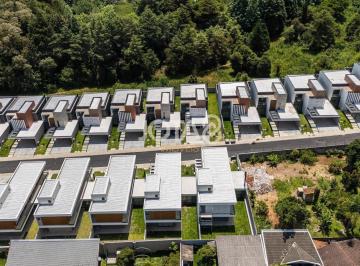 Casa · 252m² · 3 Quartos · 4 Vagas · Casa à venda - em Santo Inácio