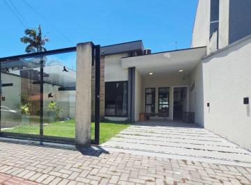 Casa · 87m² · 3 Quartos · 2 Vagas · Casa com piscina com 3 quartos, à 260 metros da praia no Balneário Rainha do Mar em Itapoá/SC