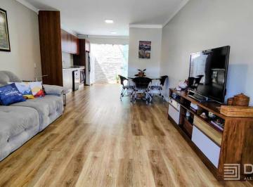 Casa · 3 Quartos · 1 Vaga · Casa - 1 Suíte + 2 Demi Suítes - Mobiliada - Ressacada - Itajaí/SC