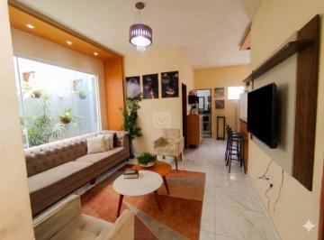 Casa · 108m² · 3 Quartos · 1 Vaga · Casa Arejada e Bem Localizada no Bairro São Cristóvão! 3 Quartos (1 Suíte)