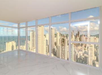 Apartamento · 141m² · 3 Quartos · 3 Vagas · Apartamento com Vista Mar à venda no Centro em Balneário Camboriú.