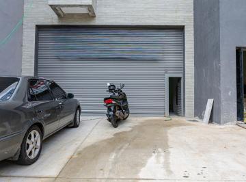 Comercial · 400m² · 3 Vagas · Galpão na Rua Tito, N. 799 • 400 m²