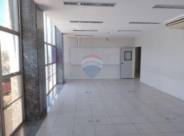 Comercial · 488m² · 6 Vagas · Sala Comercial Moderna no Jardim São Dimas, SP!