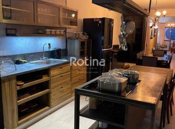 Apartamento · 192m² · 4 Quartos · 2 Vagas · Apartamento à venda, 4 quartos, Fundinho - Uberlândia/MG - Rotina Imobiliária