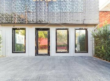 Casa · 400m² · 4 Vagas · Casa comercial na região de Moema Pássaros com 10X30,00m² e Z.: ZCOR-2