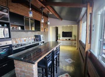 39feb2facd34442d18592bd9e441ee08818d37e3 · São 3 casas completas e individualizadas pelo preço 1, totalizando 250 m² por R$ 800.000 - Freguesia