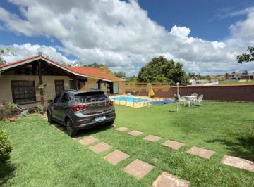 Casa de 3 quartos, Porangaba · Casa com piscina e pomar Ninho Verde I Porangaba