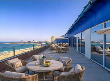 Apartamento de 4 quartos, Rio de Janeiro · Tenha um palco 180° ao mar. No Coração de Copacabana. Cobertura linear exclusiva. Terraço com lindí