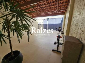 Casa · 70m² · 2 Quartos · 2 Vagas · Casa à Venda em Laranjeiras, Uberlândia - 2 Dorms, 1 Suíte, 70m²