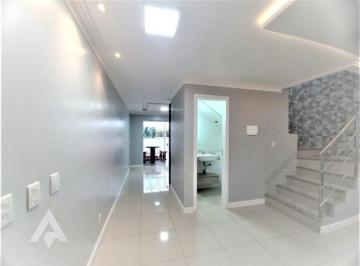 Casa · 130m² · 2 Quartos · 2 Vagas · Sobrado com 2 suítes para locação por R$ 3.950,00 - Bairro Água Verde - Blumenau/SC