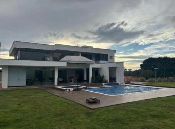 Casa de 5 quartos, Brasília · Casa SMPW QD 12 escriturada lote 2500 metros
Estuda imóvel de menor valor na negociação