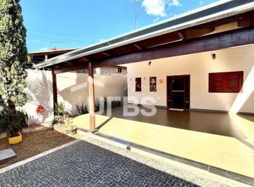 Casa · 250m² · 3 Quartos · 4 Vagas · 0 - Casa 3 quartos, sendo 1 suíte